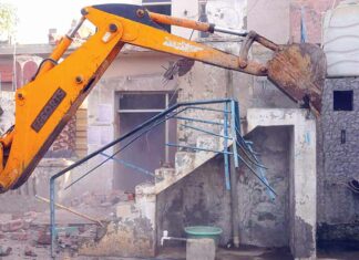 युद्ध नशों के विरुद्ध: नशा तस्कर के अवैध निर्माण पर चला ‘पीला पंजा’ Sunam Udham Singh Wala