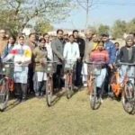 Basant Panchami 2026: वसंत पंचमी पर बेटियों को साइकिल की सौगात Hanumangarh News