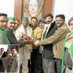 नवनियुक्त अध्यक्ष व संरक्षक का बुके भेंट करके किया स्वागत Kairana News