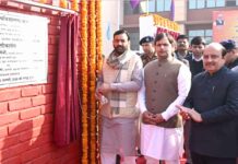 CM Nayab Saini: सीएम सैनी ने कुवि में निर्मित सिंथेटिक हॉकी खेल मैदान का किया उद्घाटन Kurukshetra News