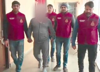 फर्जी पासपोर्ट रैकेट का भंडाफोड़, क्राइम ब्रांच ने घोषित अपराधी को किया गिरफ्तार New Delhi