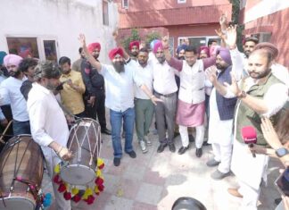 AAP Punjab: आप पंजाब ने अरविंद केजरीवाल और आप नेताओं के हक में अदालत के फैसले का चंडीगढ़ में मनाया जश्न AAP Punjab