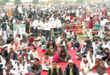 खेजड़ी बचाओ आंदोलन में कूदा सर्व समाज, बिश्नोई समाज साधु, 400 पुरुष महिलाएं आमरण अनशन पर Bikaner News