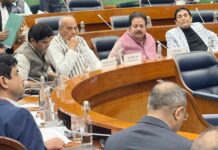 ”राहुल गांधी ‘दिवालिया’ हो चुके हैं” Political News