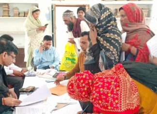 एसआईआर नोटिस निस्तारण हेतु मदरसा इशा-अतुल-इस्लाम में लगा कैंप Kairana