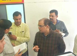 अपर आयुक्त ने कैराना पहुंचकर तहसील, ब्लॉक व नगरपालिका का किया निरीक्षण Kairana News