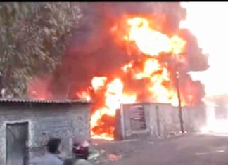 Fire: स्क्रैप टायर गोदाम में लगी भीषण आग, काले धुएं से इलाके में दहशत Ludhiana News
