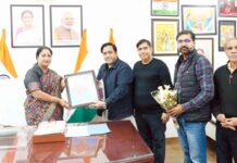 CM Rekha Gupta: मुख्यमंत्री रेखा गुप्ता को जनता के प्रति उनके उल्लेखनीय कार्यों के लिए 50वें मातृश्री अवॉर्ड से किया सम्मानित CM Rekha Gupta