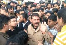 रोडवेज बसें नहीं रुकने से नाराज छात्रों ने हाईवे किया जाम Chhachhrauli News