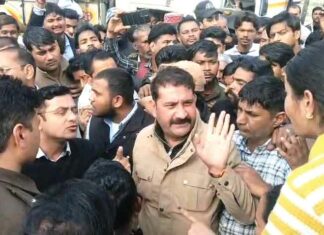 रोडवेज बसें नहीं रुकने से नाराज छात्रों ने हाईवे किया जाम Chhachhrauli News