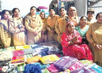 Welfare Works: बरवाला में साध संगत ने दो बेटियों की शादी में कपड़े व बर्तन देकर निभाई मानवता Welfare Works