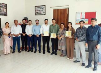 CA Final Results 2026: सीए फाइनल में चमके हनुमानगढ़ के छात्र-छात्राएं, परिवार संग हुआ सम्मान Hanumangarh News