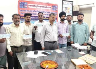 Surya Ghar Yojana: रानियां में मुफ्त बिजली योजना के तहत उपभोक्ताओं को मिले 50-50 हजार के सब्सिडी चेक Sirsa News