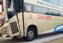 Yamuna Expressway Accident: ईको वैन-बस में भीषण भिड़ंत! वैन के पिछले हिस्से के उड़े परखच्चे Hathras News