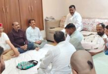 पर्यटन मंत्री ने भाजपा जिलामहामंत्री की मां के निधन पर अर्पित किए श्रद्धासुमन Firozabad News