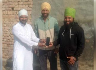 सीता गुनो बाइपास पर मिला मोबाइल डेरा सच्चा सौदा हनुमानगढ़ ब्लॉक के सेवादार ने वापिस लौटाया Hanumangarh News