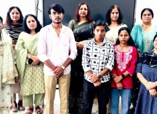 अंजलि ने लिखा सबसे अच्छा निबंध Kharkhoda News