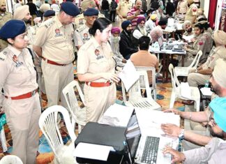 Khanna Police: खन्ना पुलिस ने लगाया समाधान कैंप, मौके पर ही शिकायतों का किया निपटारा Ludhiana News