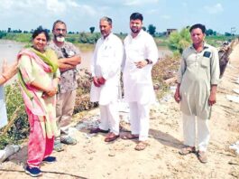 हनुमानगढ़ से अंतरराष्ट्रीय महिला दिवस पर विशेष: हनुमानगढ़ की सरपंच नवनीत संधू ने घग्गर बाढ़ से कैसे बचाया? देखिये महिला नेतृत्व की ताकत! Hanumangarh News