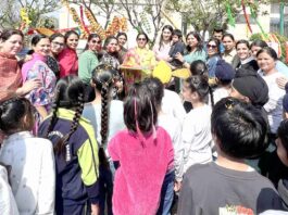 अक्षरा इंटरनेशनल स्कूल में रंगों, फूलों और उमंग के साथ मनाई गई होली, जल संरक्षण का दिया प्रेरक संदेश Pehowa News