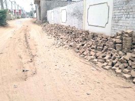 रानियां जन स्वास्थ्य विभाग ने तोड़ी सड़क, राहगीरों के लिए बनी परेशानी का सबब Sirsa News