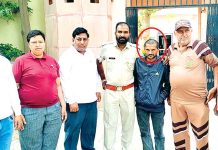 फोटो जारी कर मानसिक रूप से विक्षिप्त युवक के परिजनों की तलाश में जुटे सेवादार व पुलिस Sangaria News